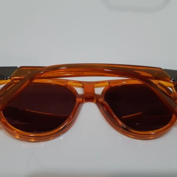 Diesel Unisex Sunglasses - Picture 6 of 7